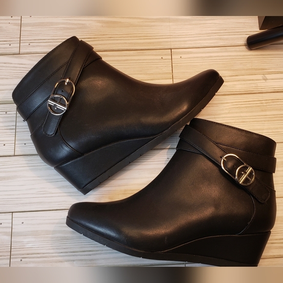 Giani Bernini black wedge-heeled ankle boots size 5½ - Picture 1 of 10